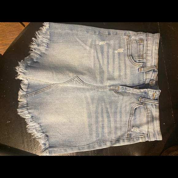 Girls 7 for all mankind skirt - Picture 3 of 3